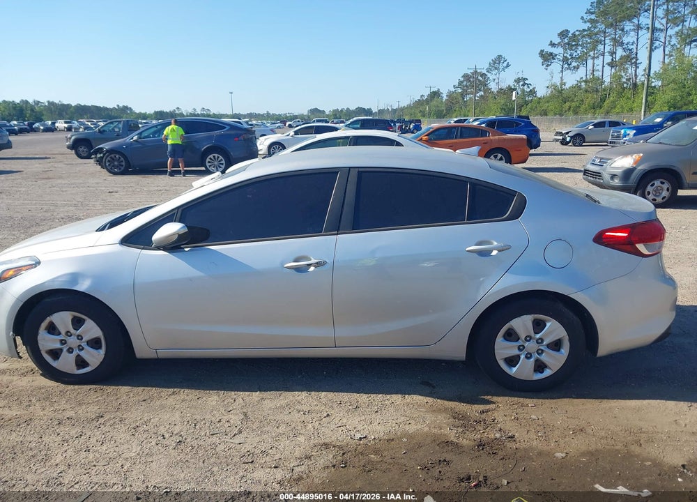 2018 KIA FORTE LX VIN: 3KPFL4A77JE249876