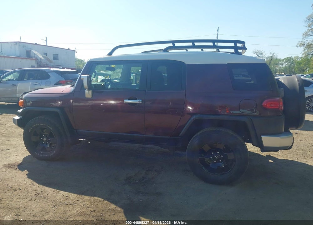 2007 TOYOTA FJ CRUISER VIN: JTEBU11F970002325