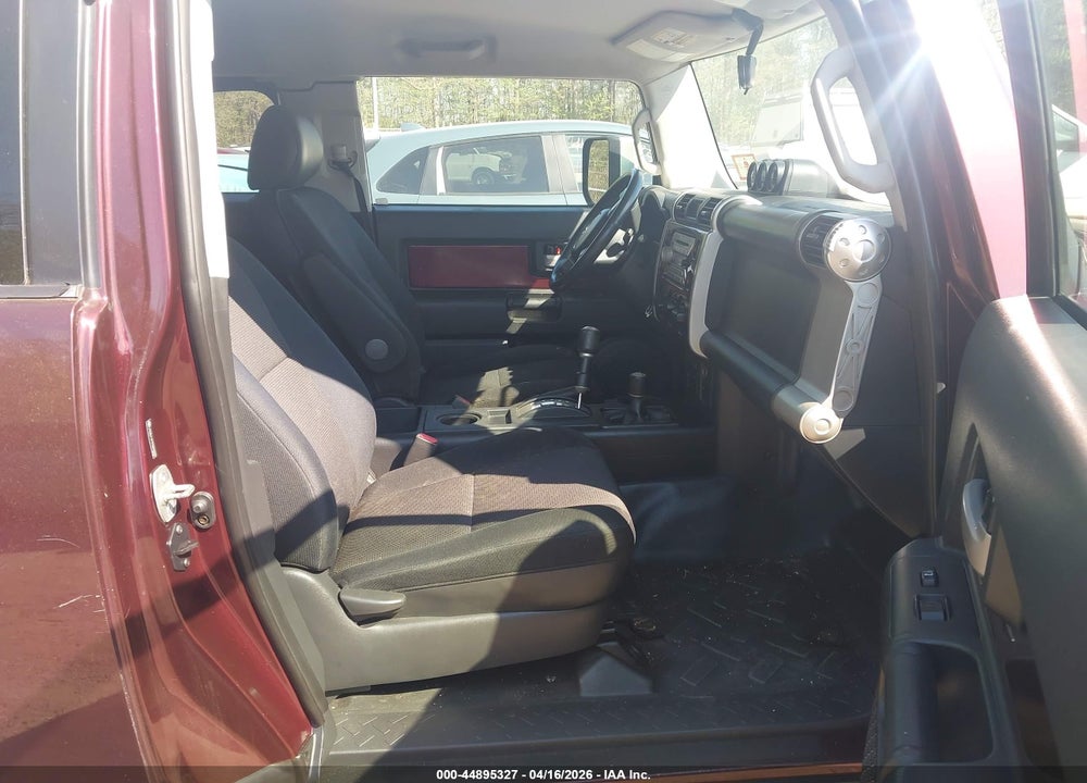 2007 TOYOTA FJ CRUISER VIN: JTEBU11F970002325
