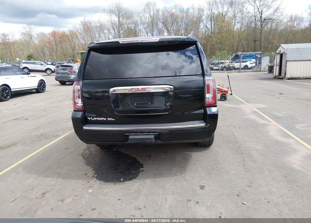 2015 GMC YUKON XL 1500 DENALI VIN: 1GKS2JKJ8FR185714