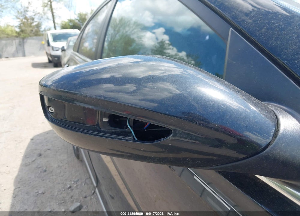 2015 HYUNDAI SONATA HYBRID VIN: KMHEC4A48FA133223