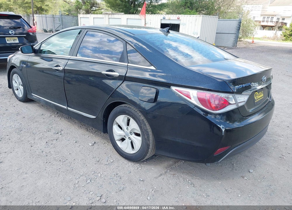 2015 HYUNDAI SONATA HYBRID VIN: KMHEC4A48FA133223