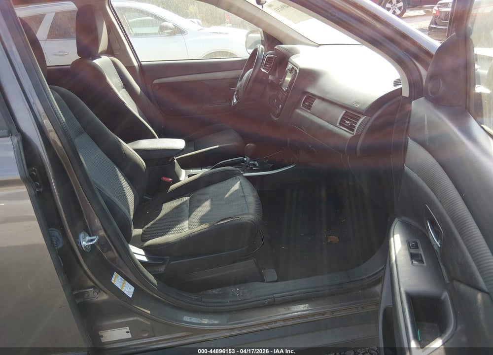 2017 MITSUBISHI OUTLANDER ES VIN: JA4AD2A33HZ004932