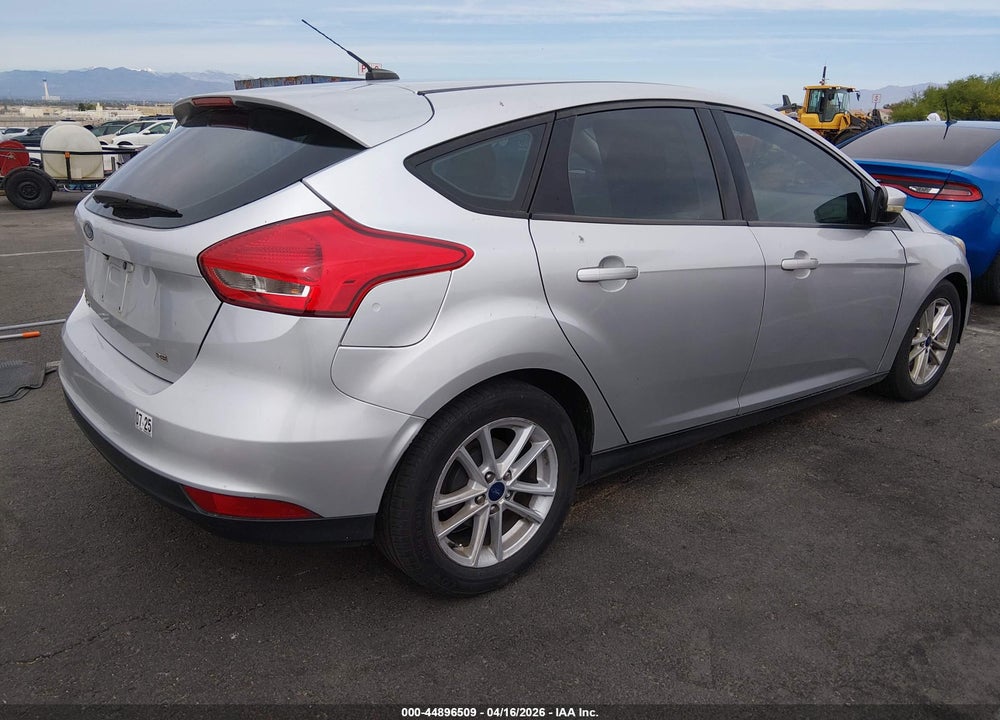 2017 FORD FOCUS SE VIN: 1FADP3K20HL305382