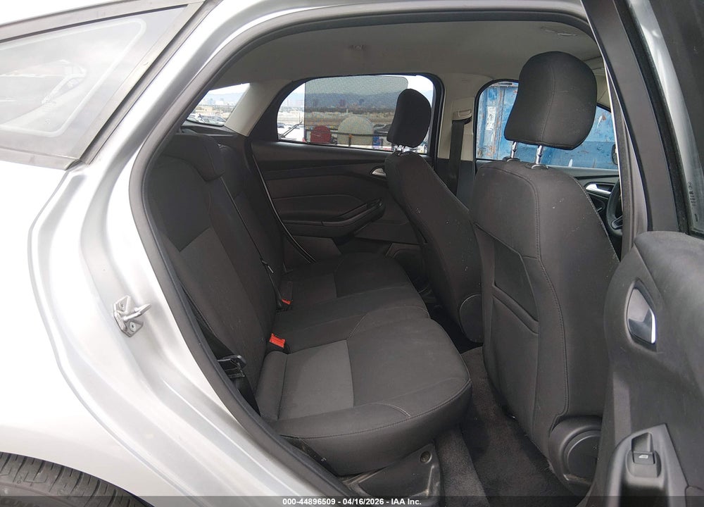 2017 FORD FOCUS SE VIN: 1FADP3K20HL305382