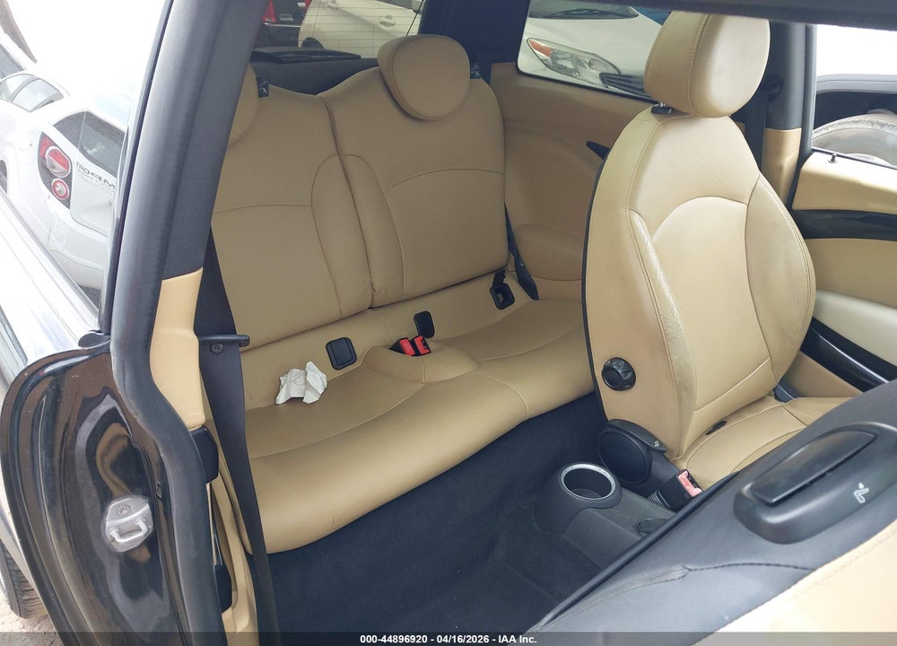 2010 MINI COOPER S VIN: WMWMF7C54ATZ34577