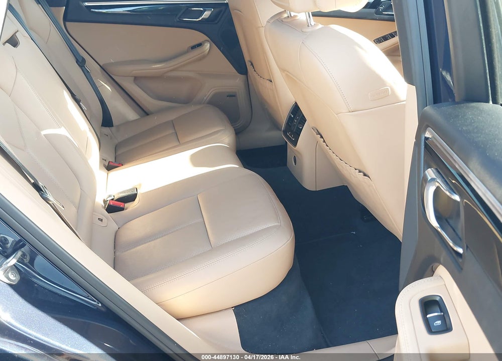 2017 PORSCHE MACAN VIN: WP1AA2A52HLB00665