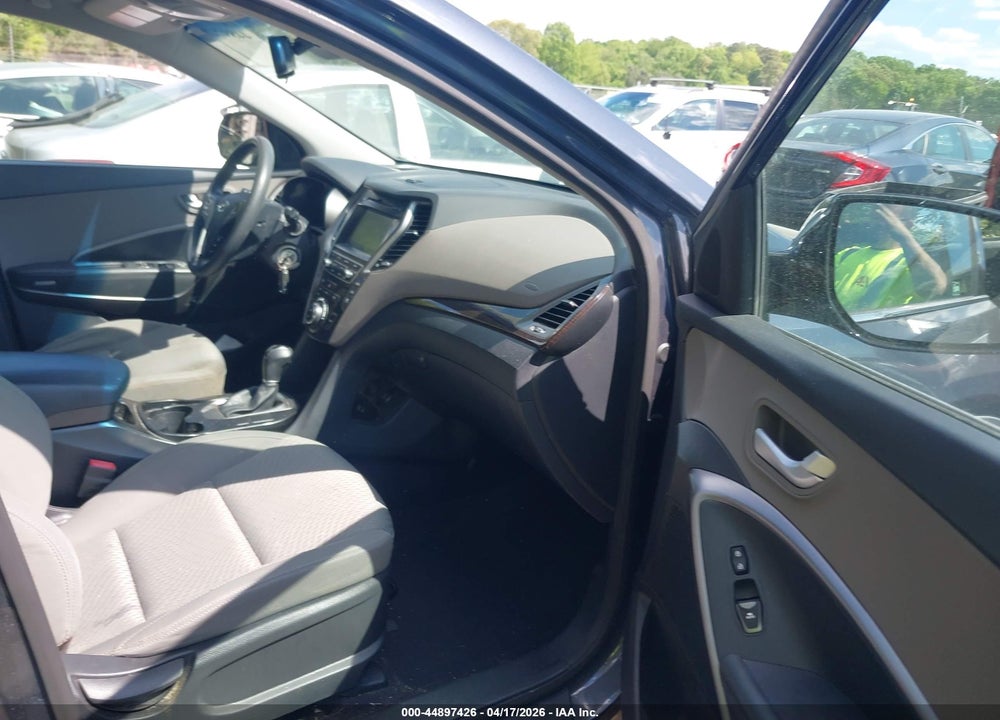 2017 HYUNDAI SANTA FE SE VIN: KM8SMDHF1HU213424
