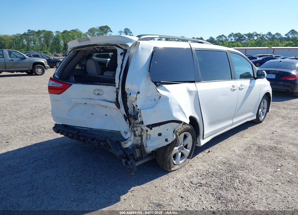 2019 TOYOTA SIENNA LE 8 PASSENGER VIN: 5TDKZ3DC5KS979471
