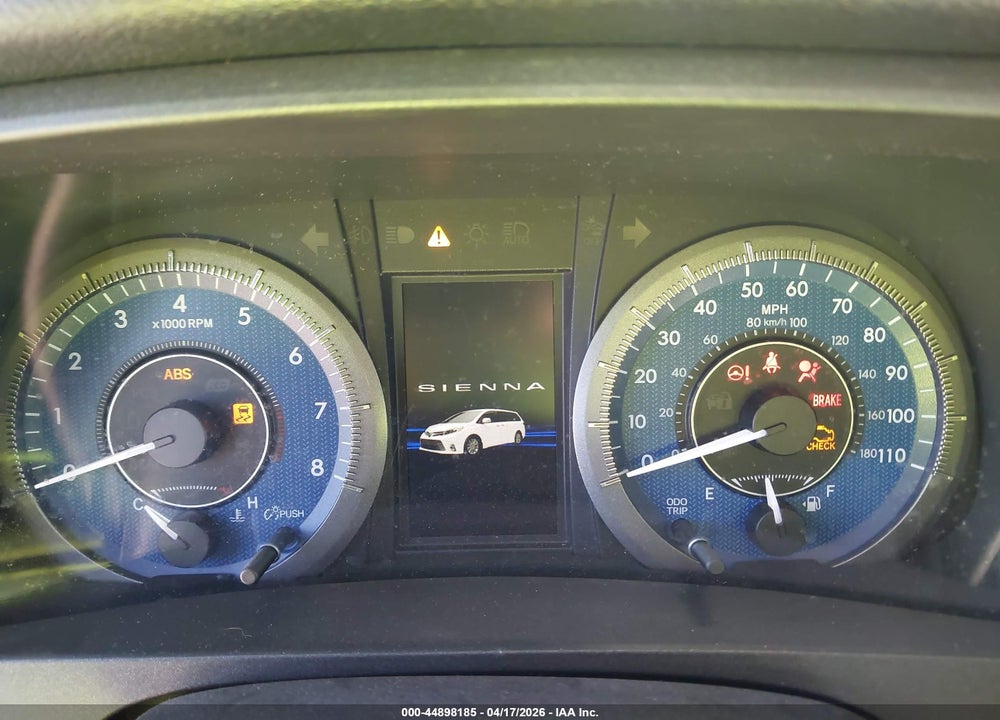 2019 TOYOTA SIENNA LE 8 PASSENGER VIN: 5TDKZ3DC5KS979471