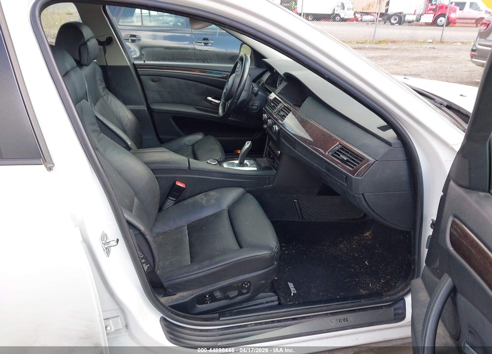2008 BMW 528I VIN: WBANU53508CT04015