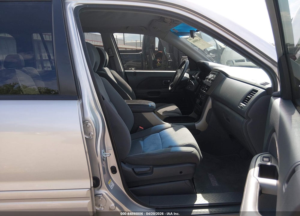 2006 HONDA PILOT EX VIN: 5FNYF28456B040217