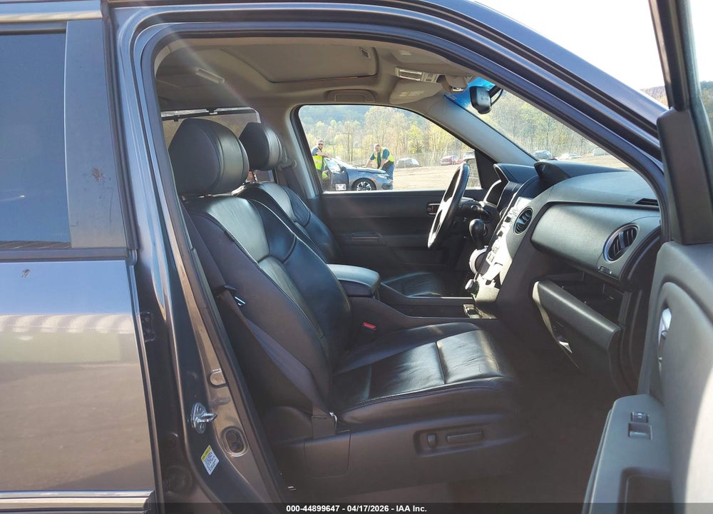 2011 HONDA PILOT TOURING VIN: 5FNYF4H91BB024369