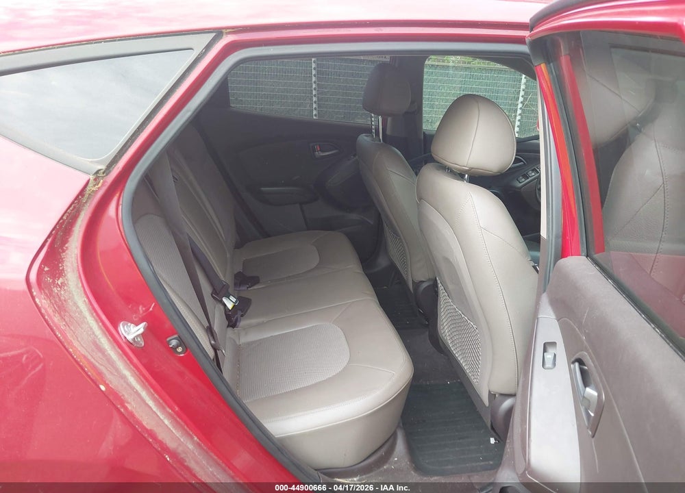 2014 HYUNDAI TUCSON SE VIN: KM8JU3AG3EU822065