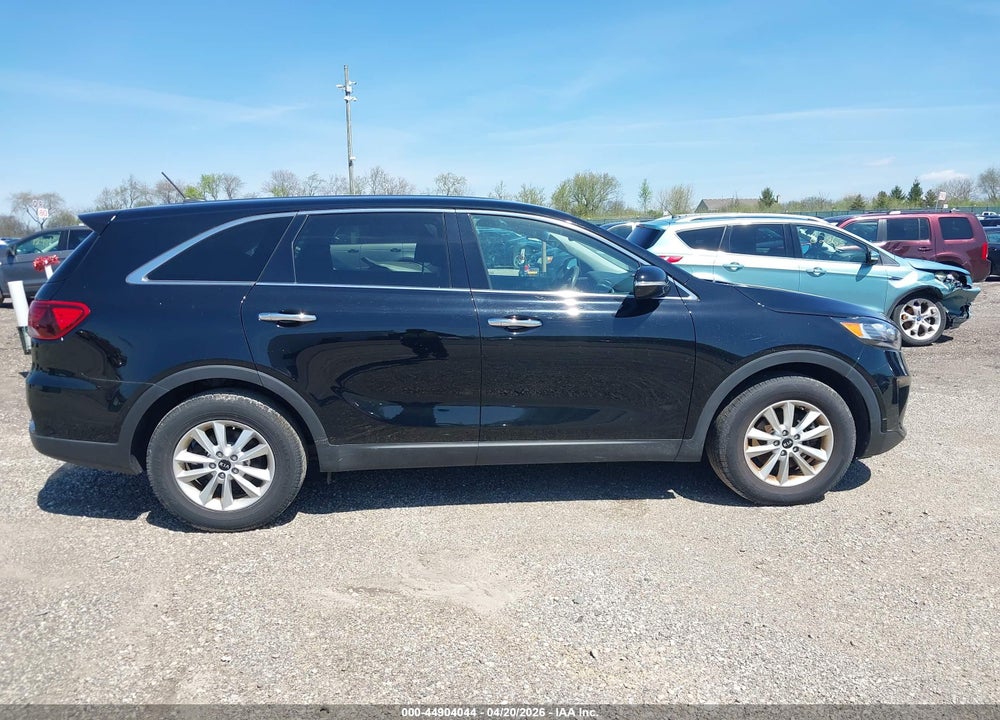2019 KIA SORENTO 2.4L LX VIN: 5XYPG4A39KG447997