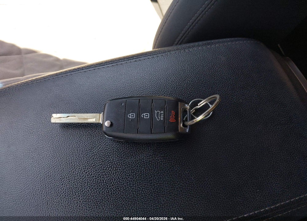 2019 KIA SORENTO 2.4L LX VIN: 5XYPG4A39KG447997