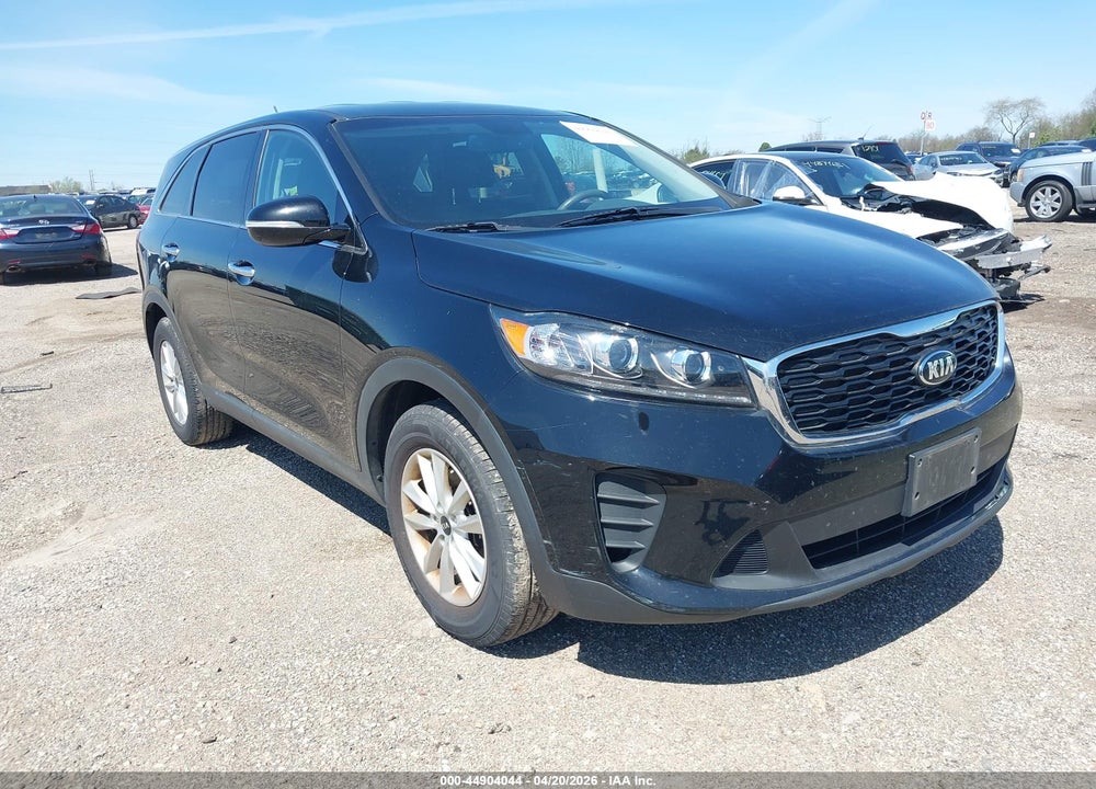 2019 KIA SORENTO 2.4L LX VIN: 5XYPG4A39KG447997