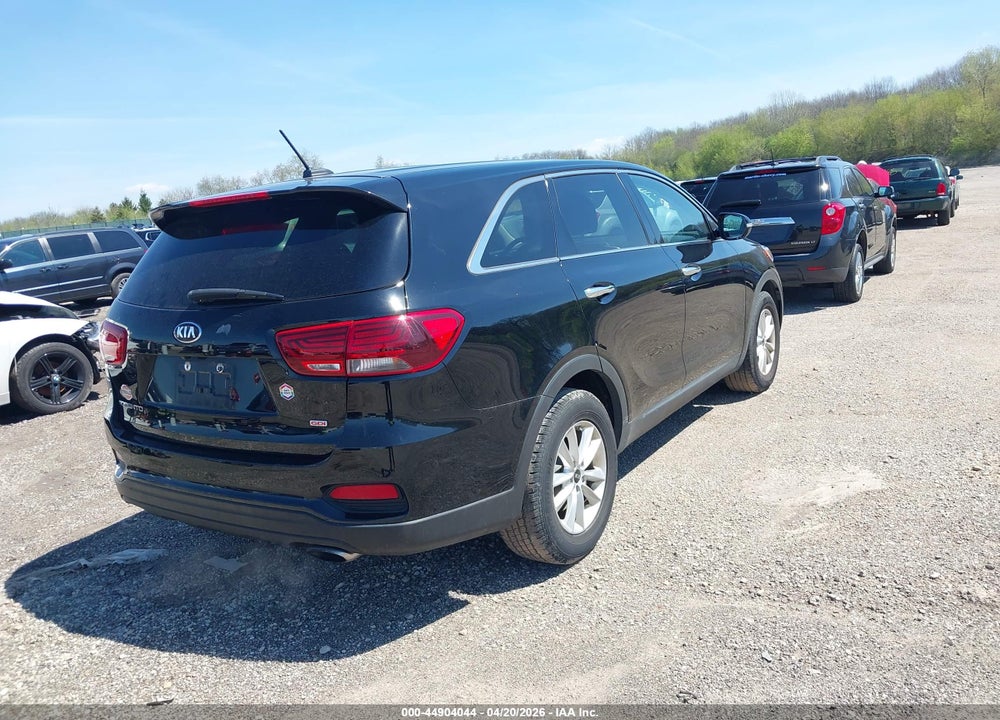 2019 KIA SORENTO 2.4L LX VIN: 5XYPG4A39KG447997