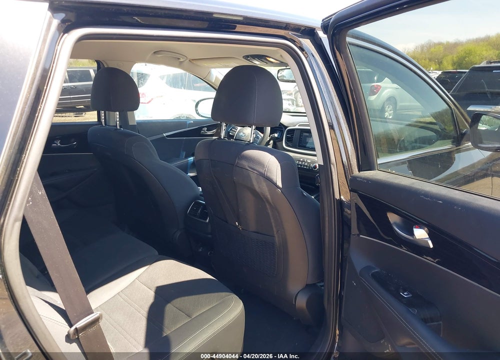 2019 KIA SORENTO 2.4L LX VIN: 5XYPG4A39KG447997