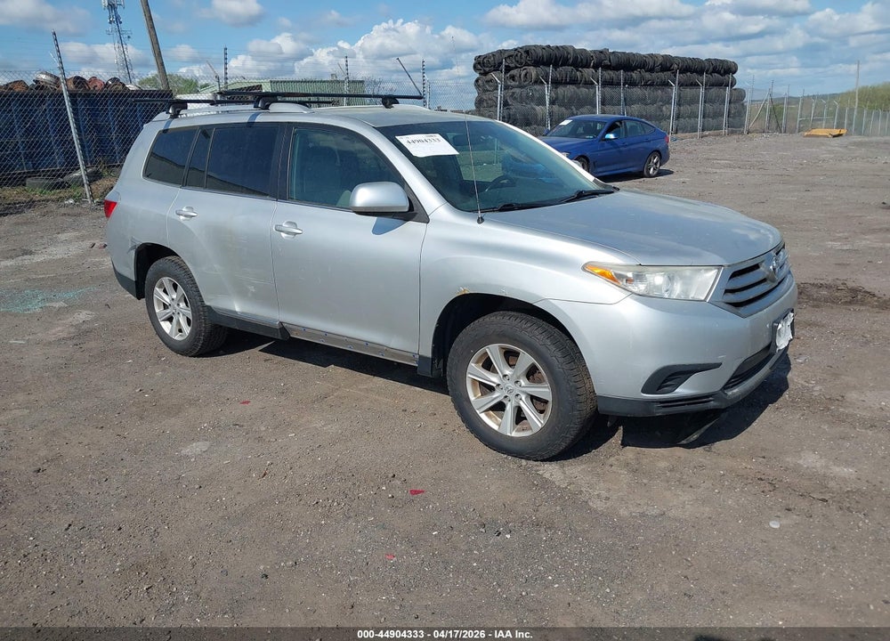 2011 TOYOTA HIGHLANDER BASE V6 VIN: 5TDBK3EH1BS068150