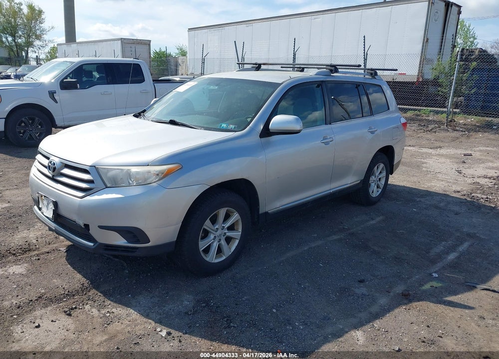 2011 TOYOTA HIGHLANDER BASE V6 VIN: 5TDBK3EH1BS068150