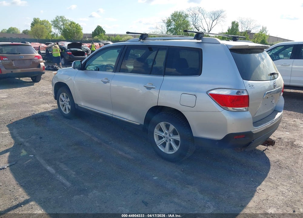 2011 TOYOTA HIGHLANDER BASE V6 VIN: 5TDBK3EH1BS068150