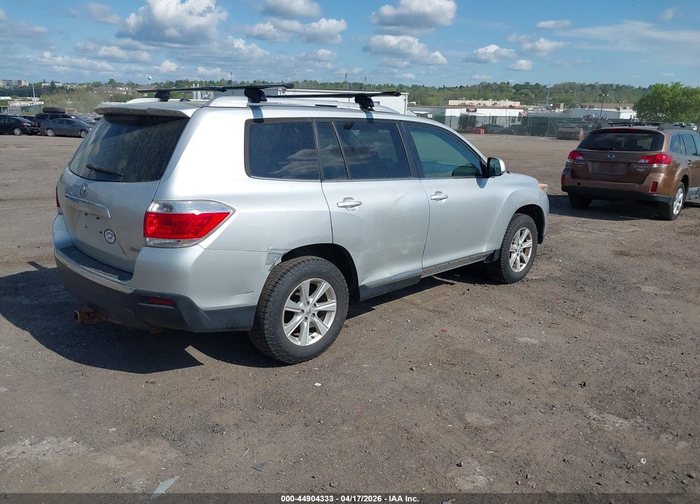 2011 TOYOTA HIGHLANDER BASE V6 VIN: 5TDBK3EH1BS068150