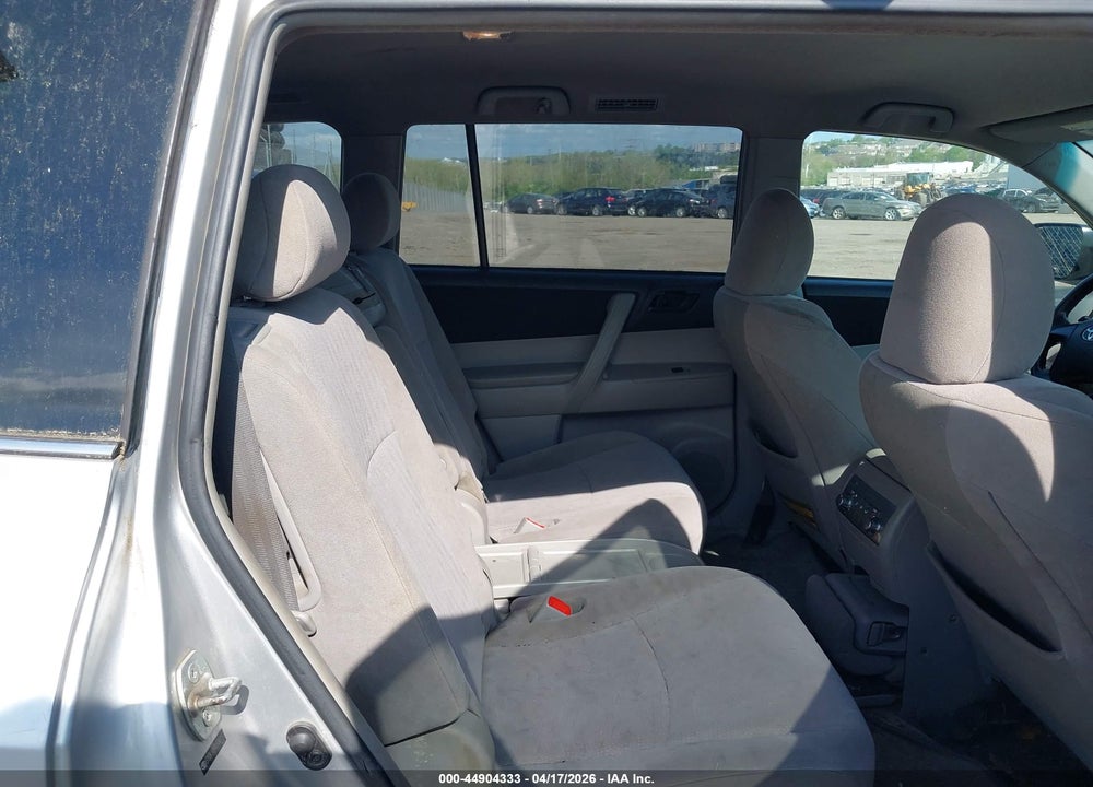 2011 TOYOTA HIGHLANDER BASE V6 VIN: 5TDBK3EH1BS068150