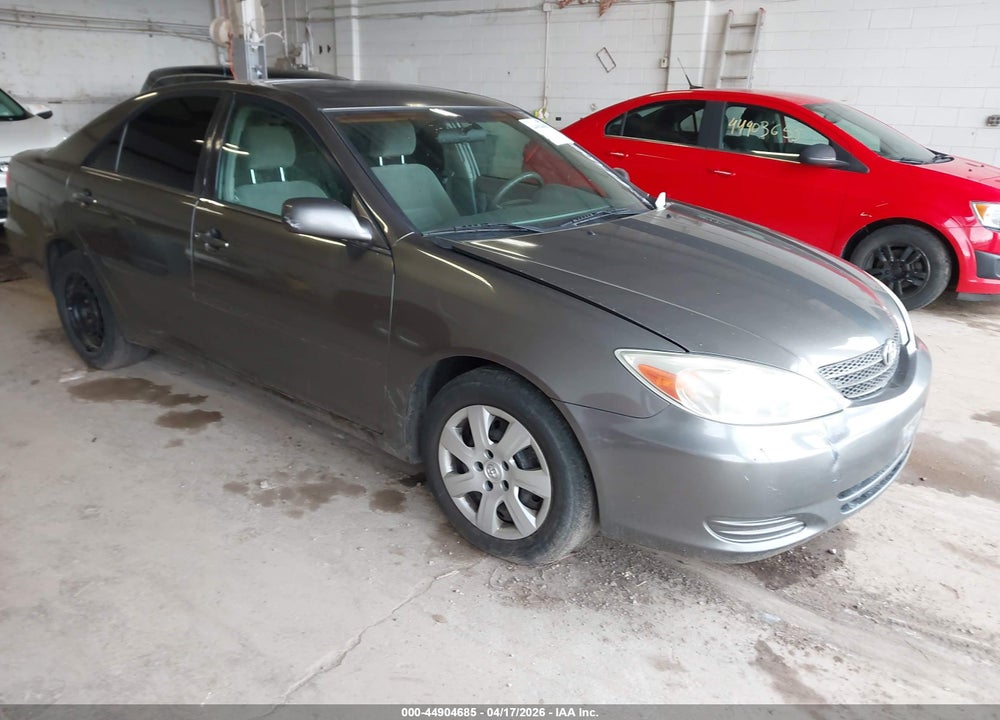 2004 TOYOTA CAMRY LE VIN: 4T1BE32K04U802052