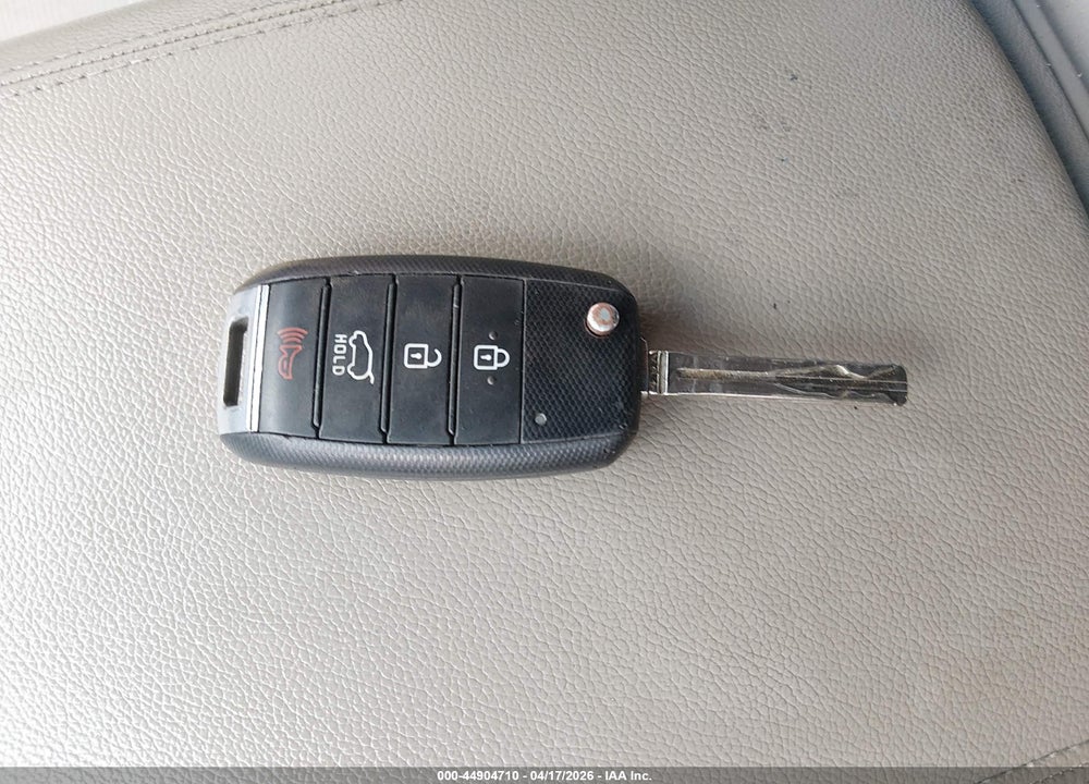 2015 KIA SEDONA LX VIN: KNDMB5C11F6042518