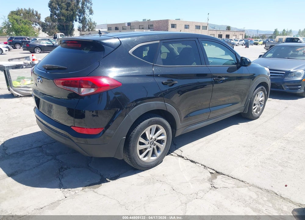 2017 HYUNDAI TUCSON SE VIN: KM8J23A45HU508286