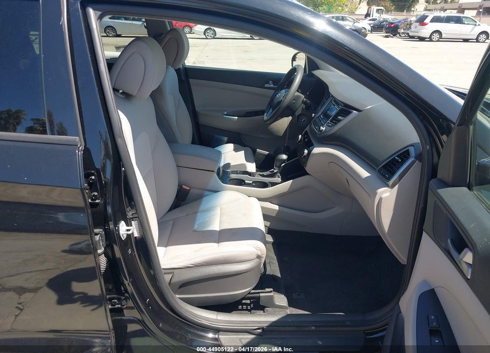 2017 HYUNDAI TUCSON SE VIN: KM8J23A45HU508286
