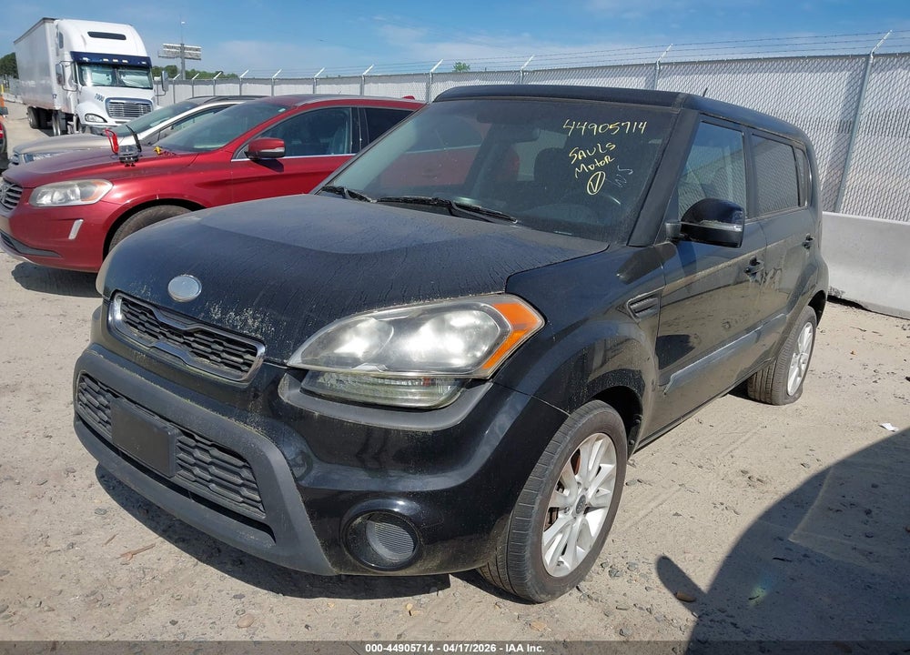 2013 KIA SOUL + VIN: KNDJT2A67D7752673