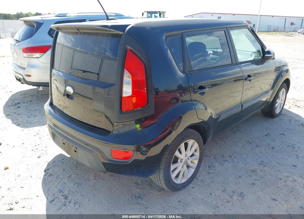 2013 KIA SOUL + VIN: KNDJT2A67D7752673