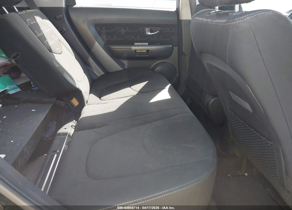 2013 KIA SOUL + VIN: KNDJT2A67D7752673