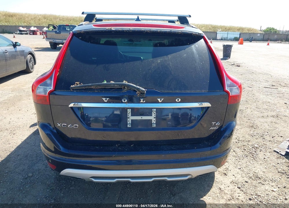2017 VOLVO XC60 T6 DYNAMIC VIN: YV449MRR1H2041086