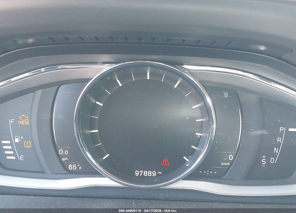 2017 VOLVO XC60 T6 DYNAMIC VIN: YV449MRR1H2041086