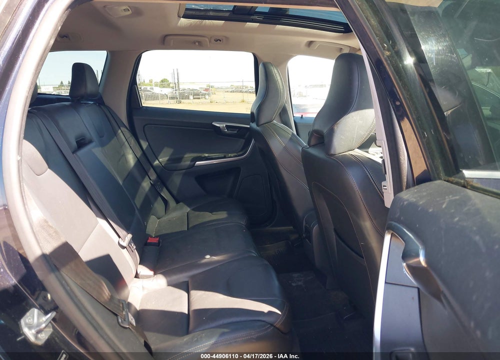 2017 VOLVO XC60 T6 DYNAMIC VIN: YV449MRR1H2041086
