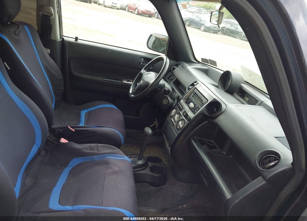 2005 SCION XB VIN: JTLKT324454004901