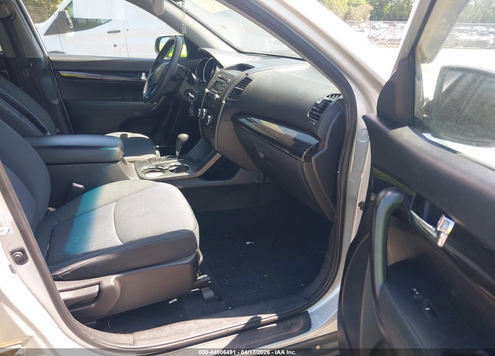 2012 KIA SORENTO LX V6 VIN: 5XYKT4A23CG214485