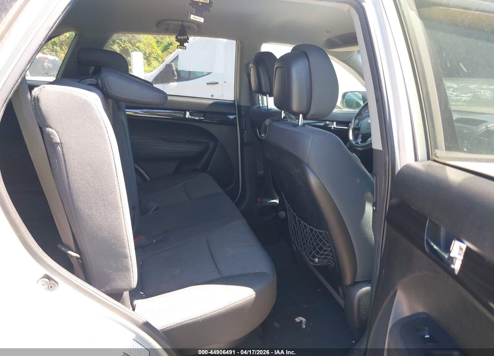 2012 KIA SORENTO LX V6 VIN: 5XYKT4A23CG214485
