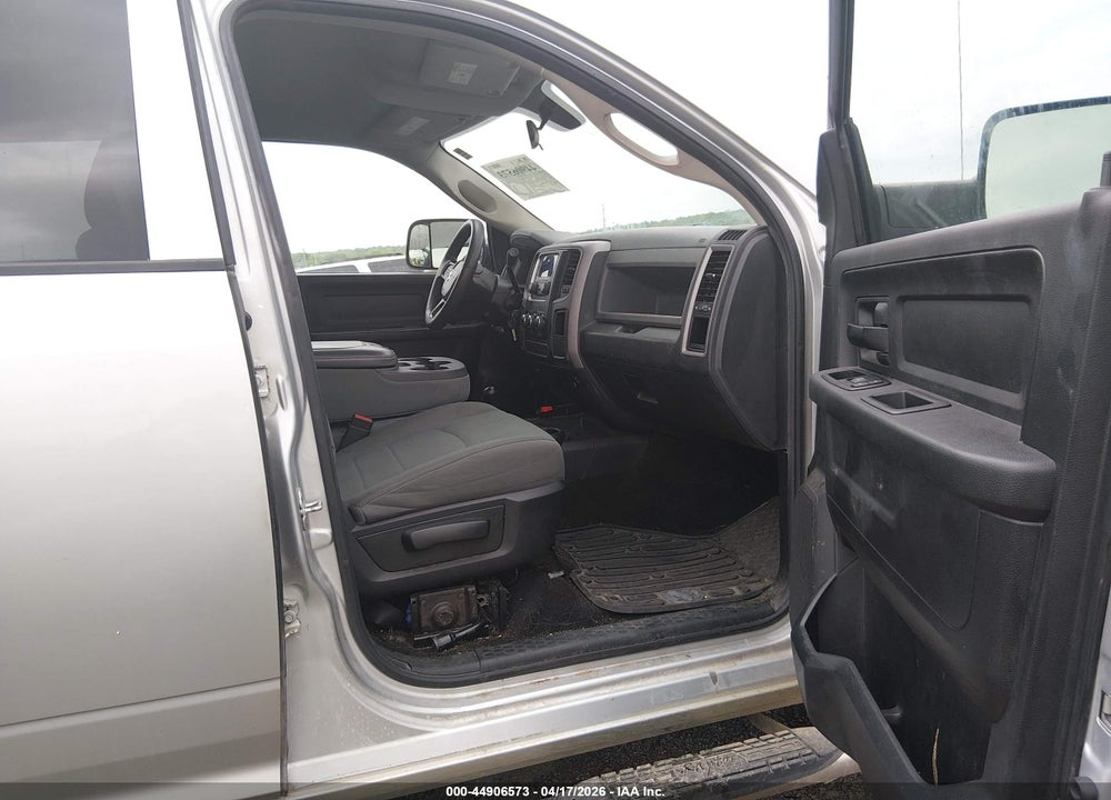 2014 RAM 2500 TRADESMAN VIN: 3C6TR5CT7EG212135