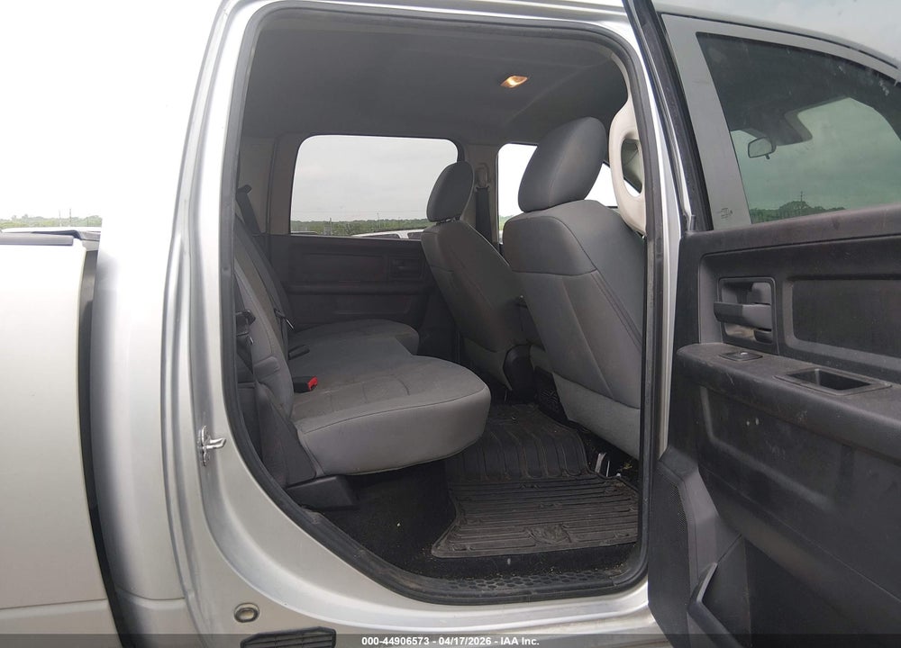 2014 RAM 2500 TRADESMAN VIN: 3C6TR5CT7EG212135