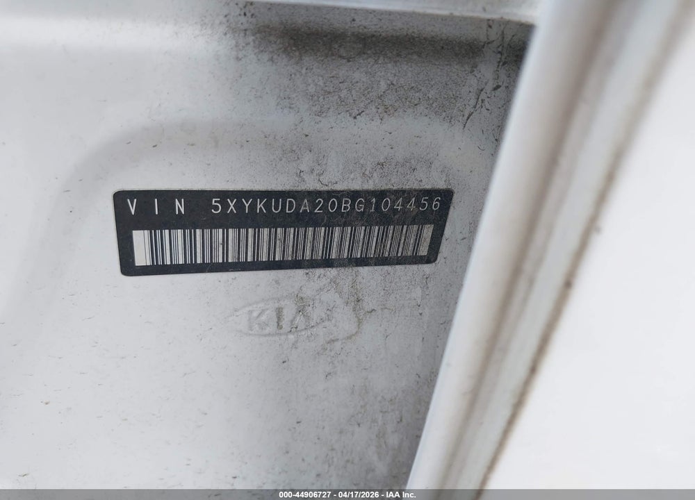 2011 KIA SORENTO EX V6 VIN: 5XYKUDA20BG104456