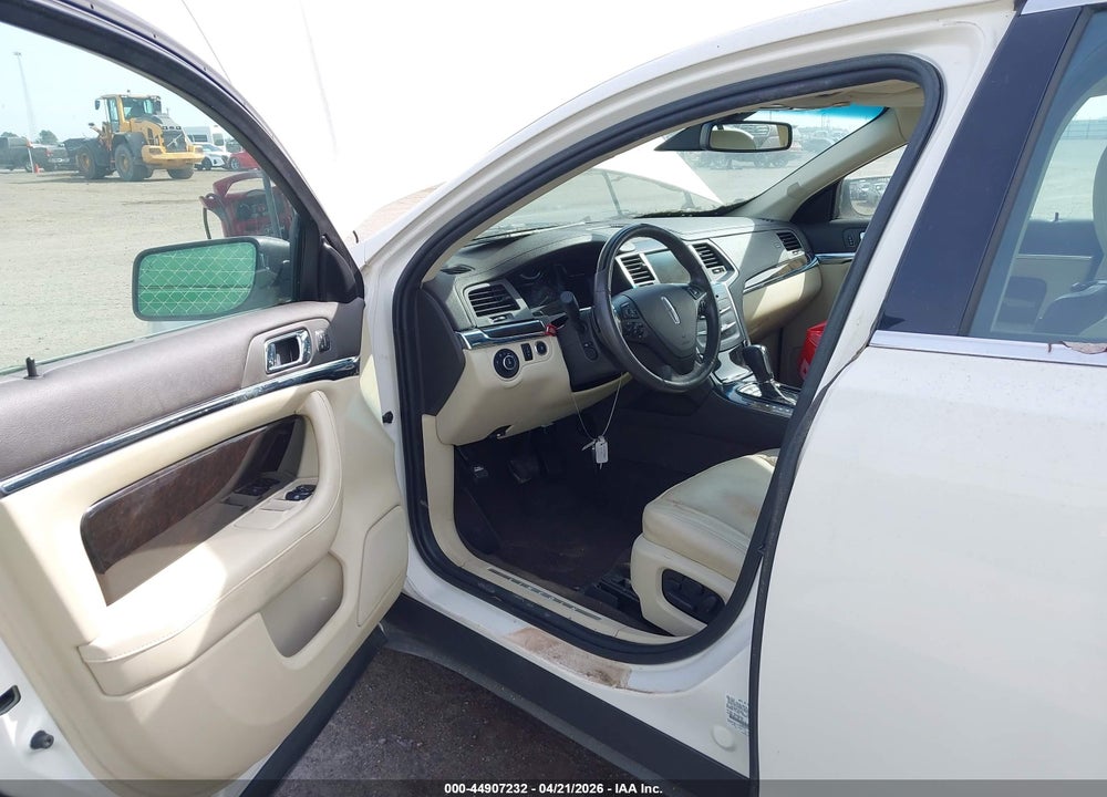 2013 LINCOLN MKS VIN: 1LNHL9DK8DG617892