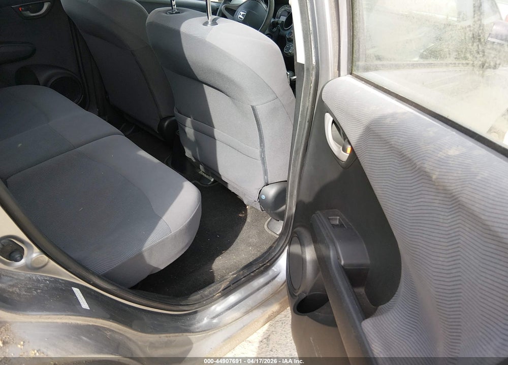 2009 HONDA FIT VIN: JHMGE88259S067746