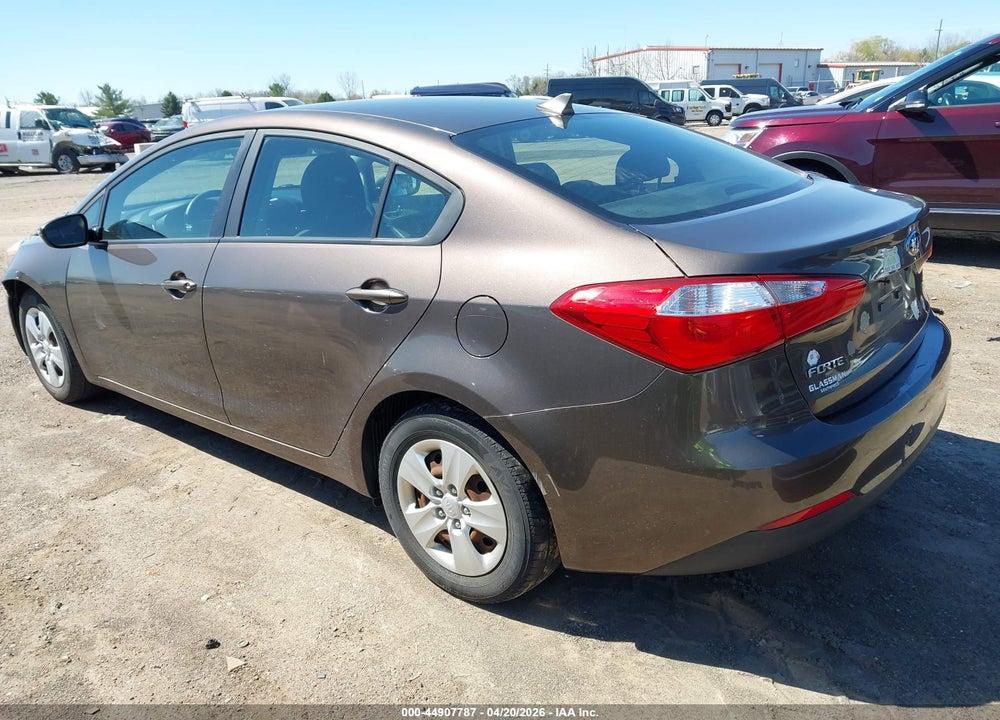 2015 KIA FORTE LX VIN: KNAFX4A6XF5364757
