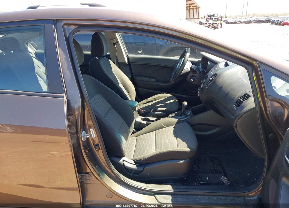 2015 KIA FORTE LX VIN: KNAFX4A6XF5364757