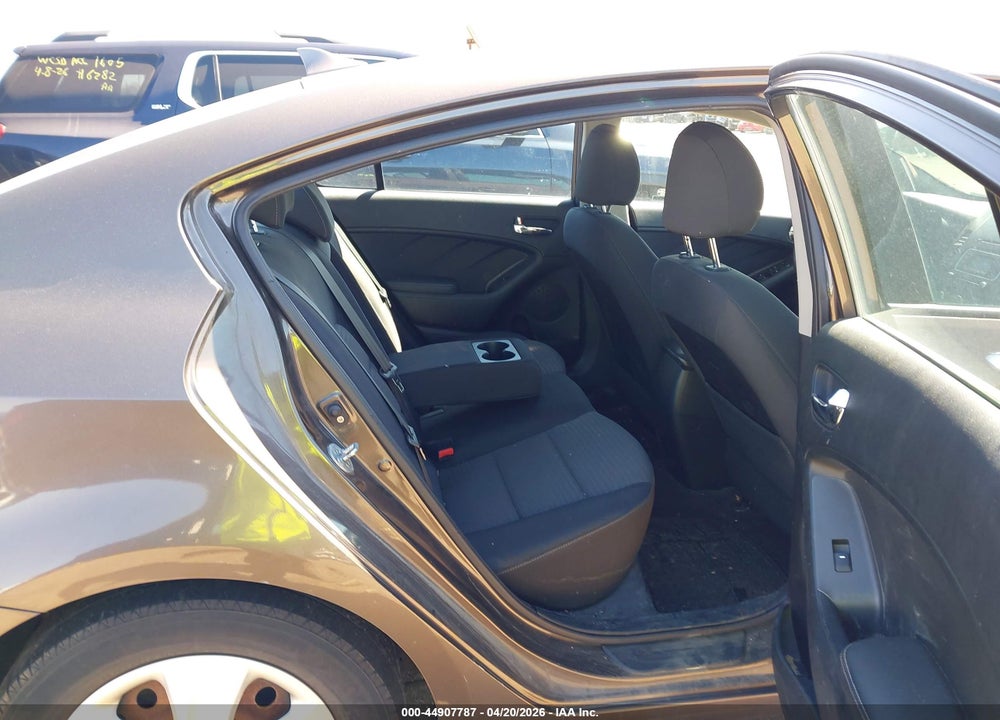 2015 KIA FORTE LX VIN: KNAFX4A6XF5364757