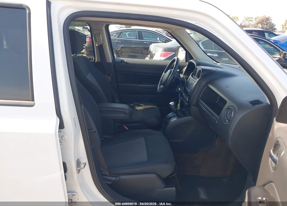 2014 JEEP PATRIOT LATITUDE VIN: 1C4NJPFB5ED510090